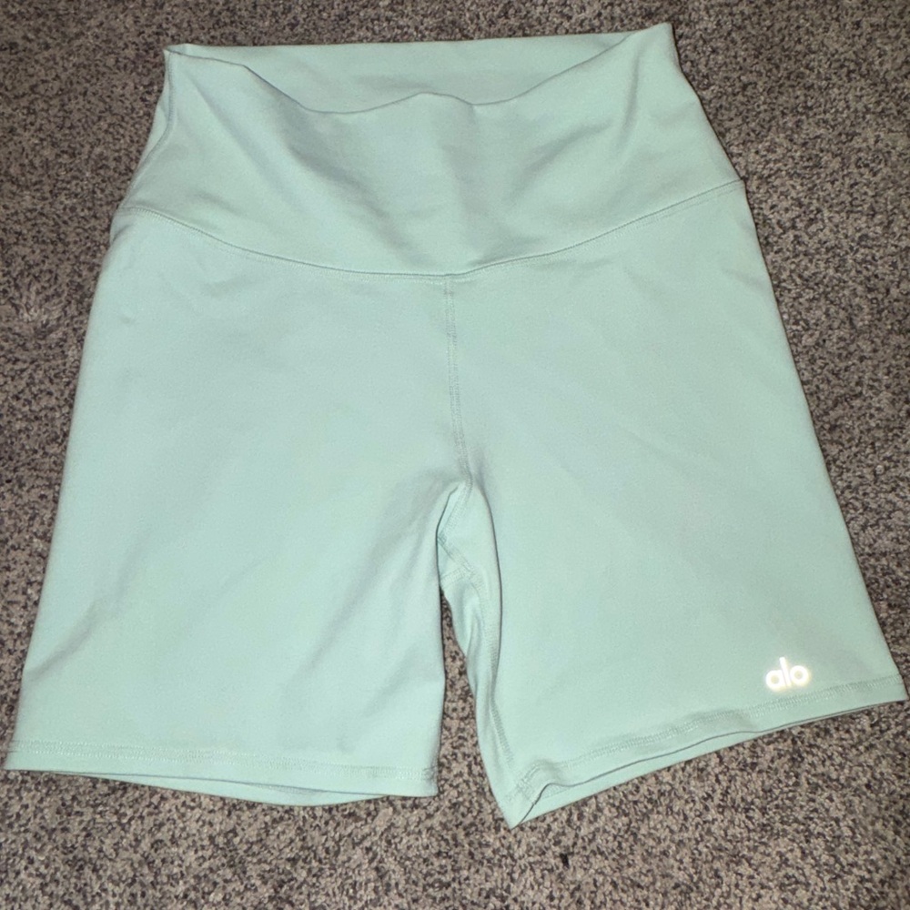 ALO Yoga High-Waist Bike Shorts in Light Mint